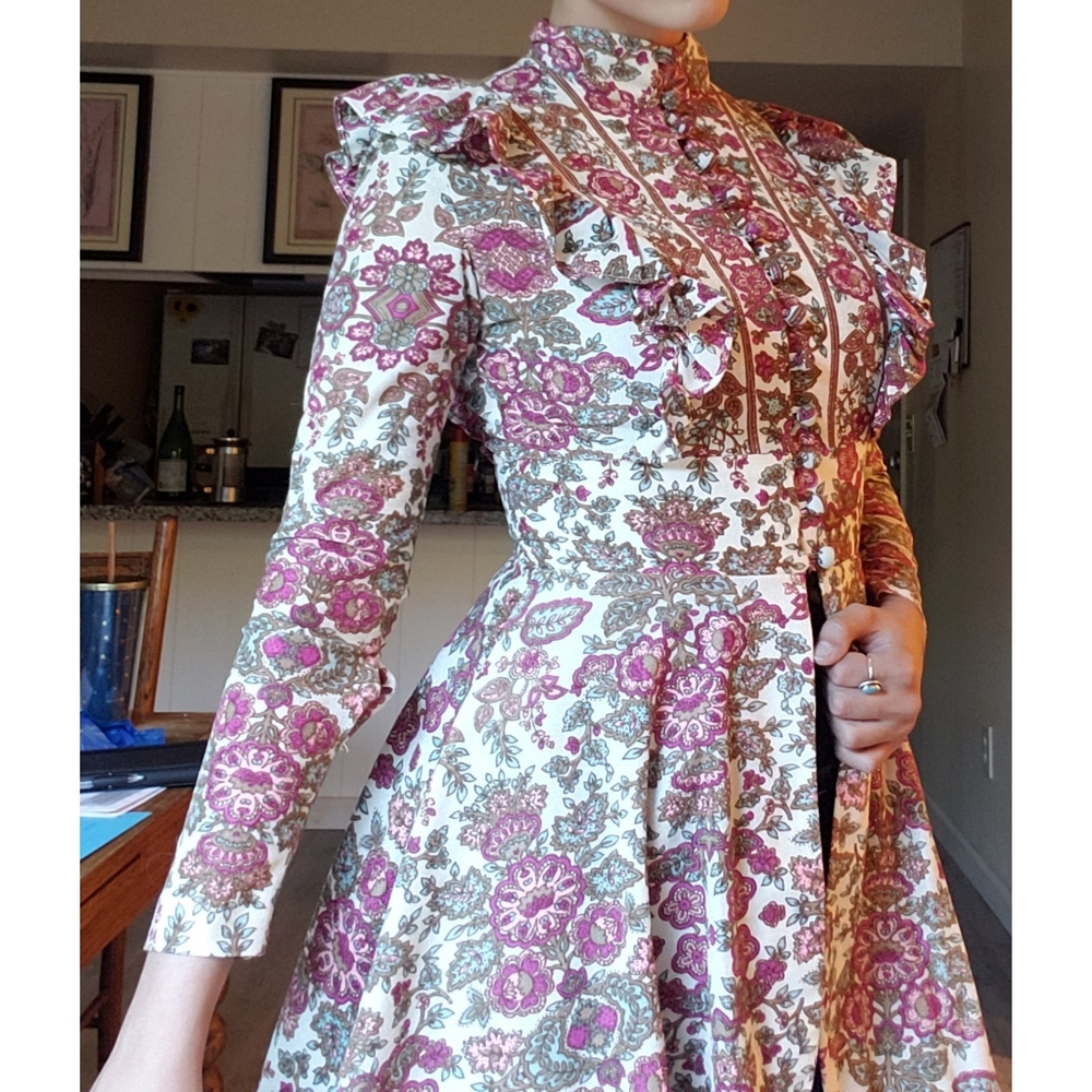 Vintage 70s Floral Blouse